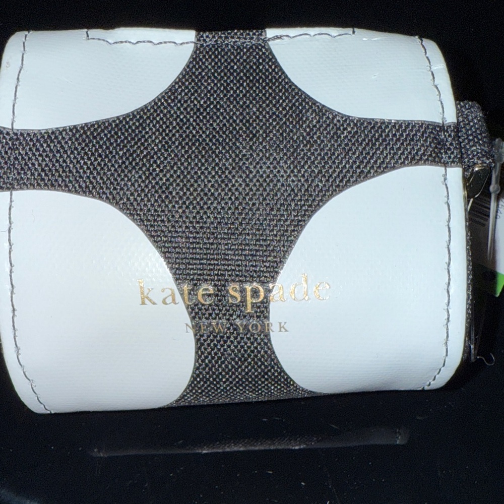 Kate Spade Black and White Polka Dot Pet Accessories - Picture 12 of 13